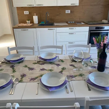 House Carla Belavici Сasa de vacaciones Hreljići