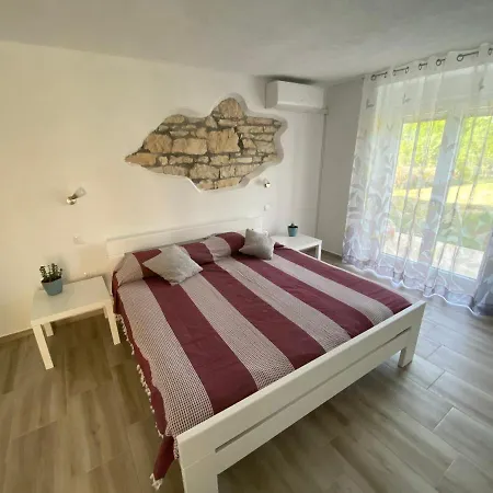 House Carla Belavici
