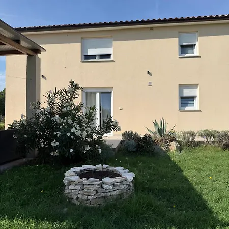 House Carla Belavici Сasa de vacaciones Hreljići